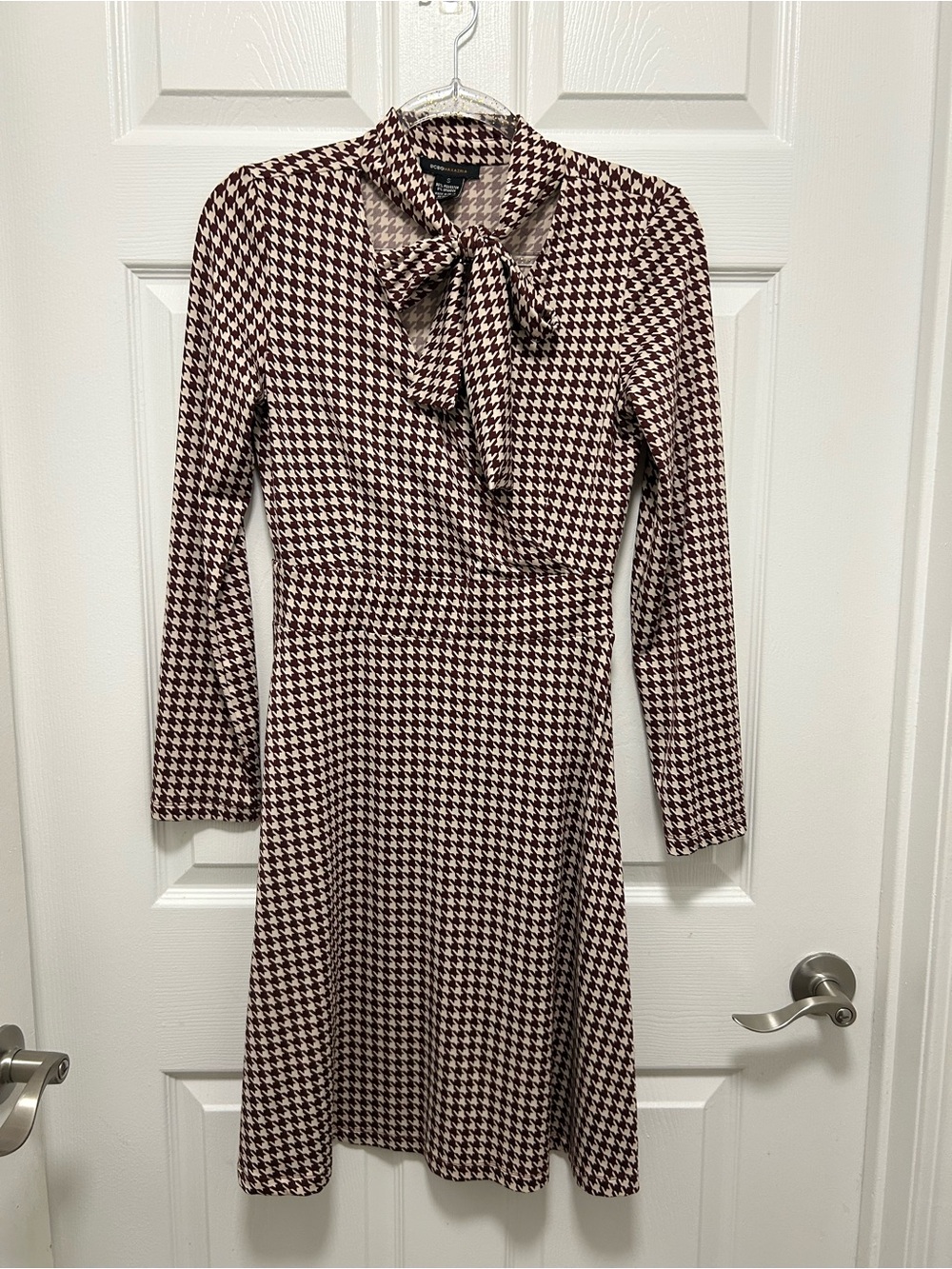 BCBGMaxAzria Burgundy and White Houndstooth Long-Sleeve Tie-Neck Dress